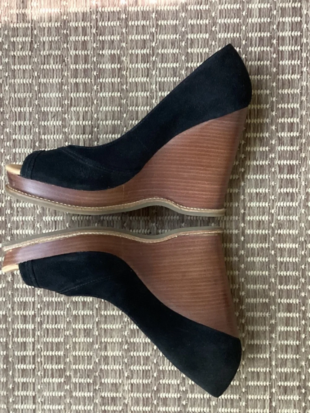 KORS Michael Kors Black Suede Peeptoe Wedge size 8 Excellent Condition